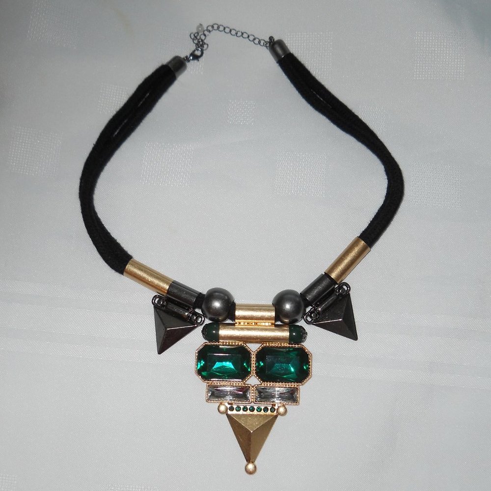 Green Scene Statement Necklace
